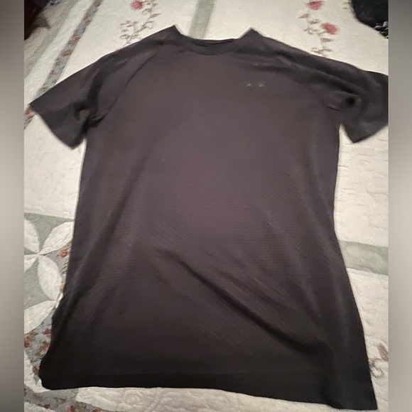 Under Armour Tops - Under Armour Small Dry Fit SS